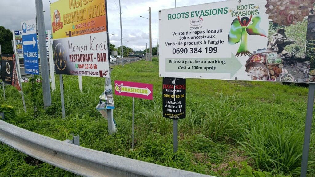 panneaux signalisation gymnase Gymnasticlub rond point Montebello Petit-Bourg gymnastique